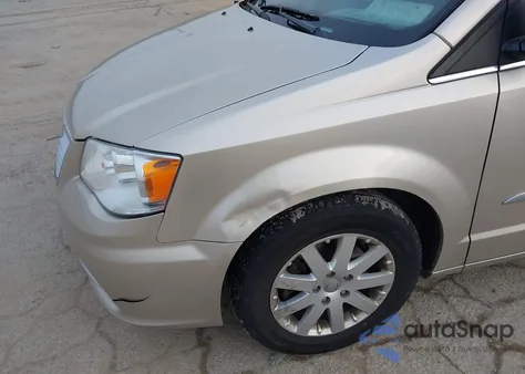 2015 Chrysler Town & Country Touring from USA, damaged, VIN 2C4RC1BG3FR662197